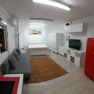Estudio Frente A Estacion Maria Zambrano Appartement Málaga